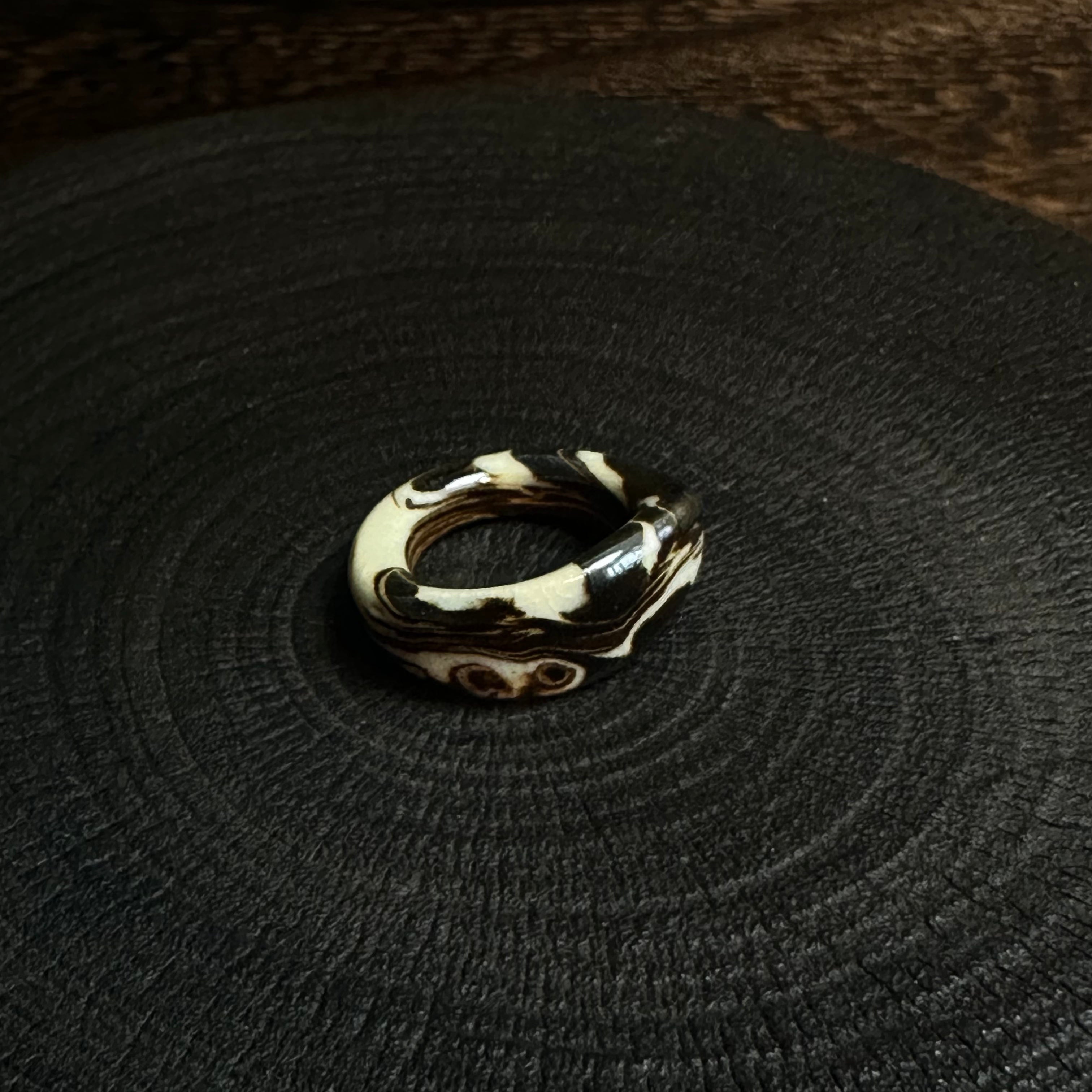 Artisan Nerikomi Ceramic Ring – Ink & Ivory Flow, Sculptural Band