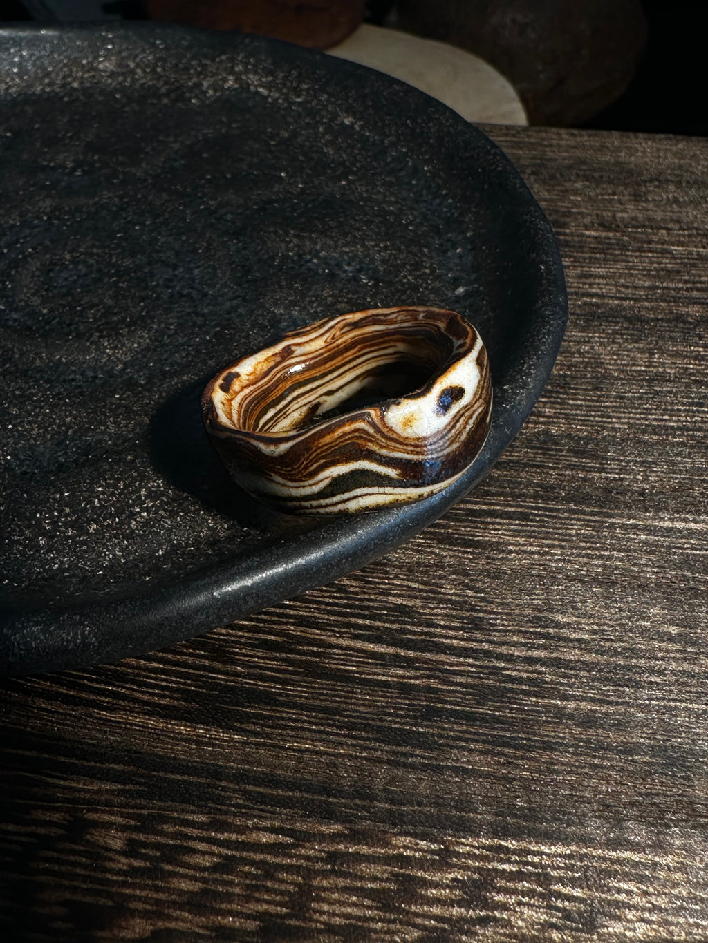 Artisan Nerikomi Ceramic Ring – Dark Earth Flow, Wide Band